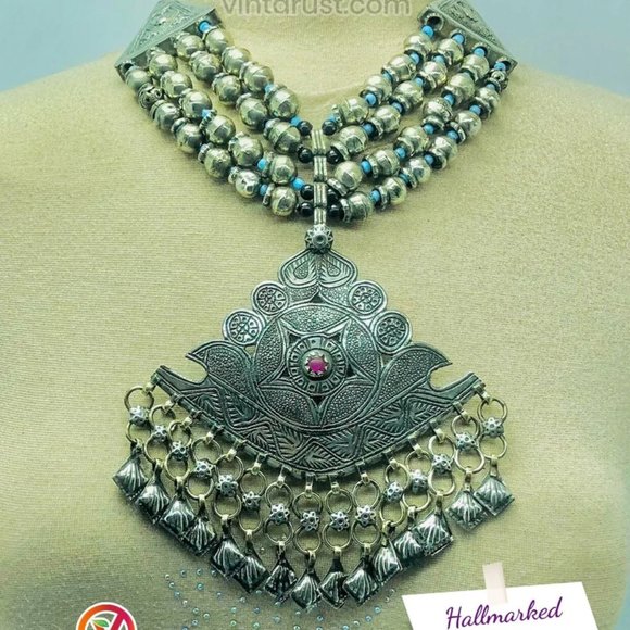 Vintage Beaded Necklace With PendantStatement Necklace - Picture 1 of 7